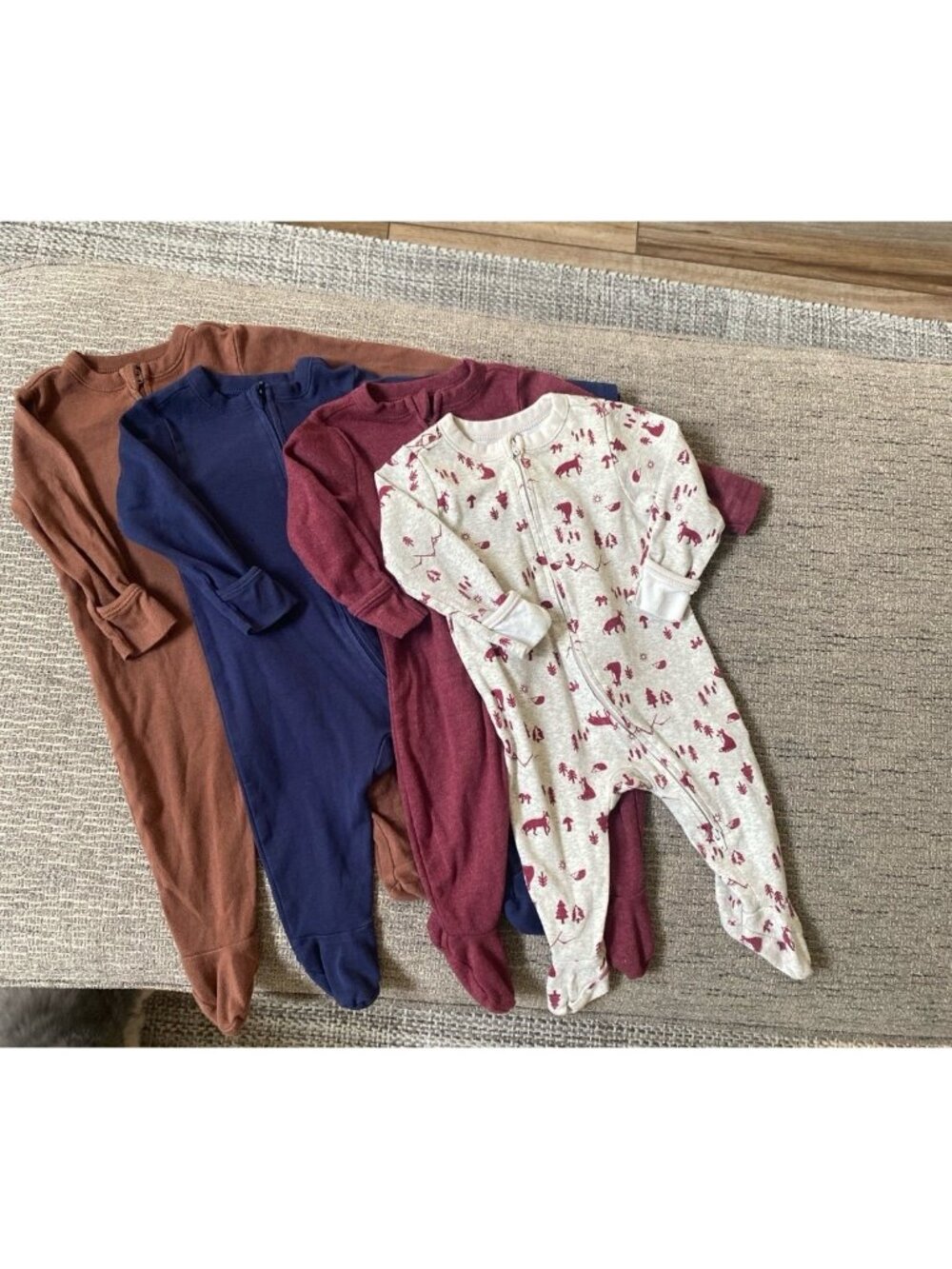 Old Navy Unisex Baby Clothes Bundle 3-6 Months/6-9 Months Zip Sleepers 4